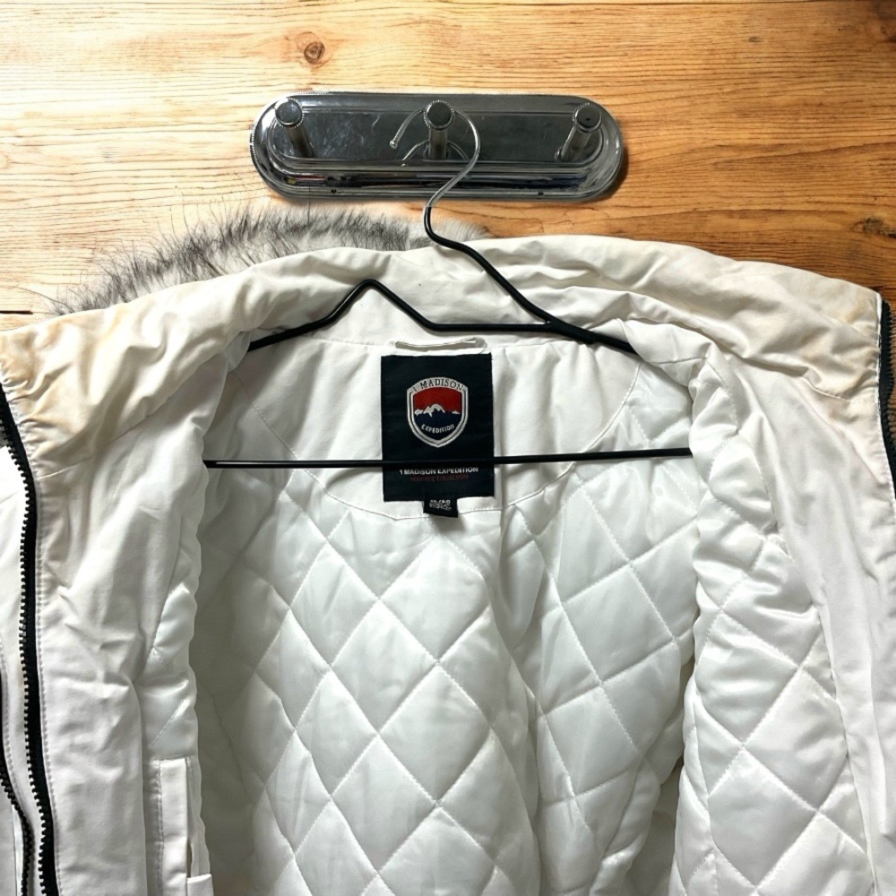 1 Madison White Ski Jacket with Fur-Trimmed Hood - Picture 5 of 9